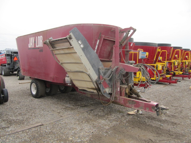 2010 Jay Lor 4990 Vertical Feed Mixer