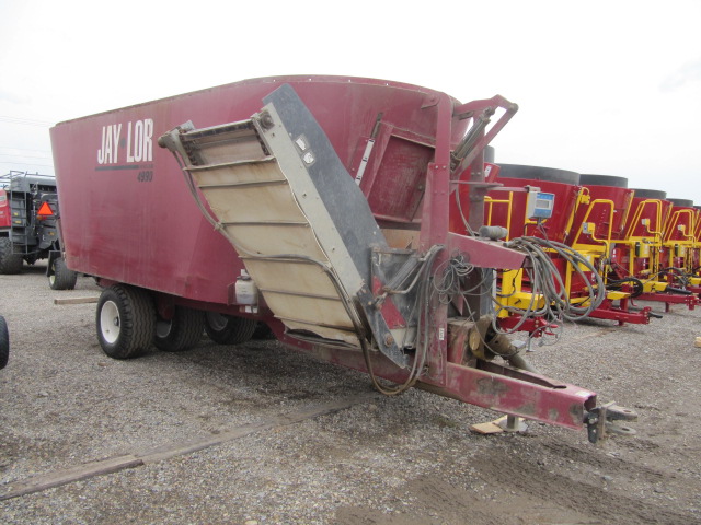 2010 Jay Lor 4990 Vertical Feed Mixer