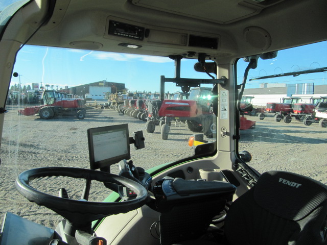 2021 Fendt 716 Gen6 Tractor