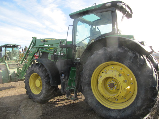 2018 John Deere 6175R Tractor