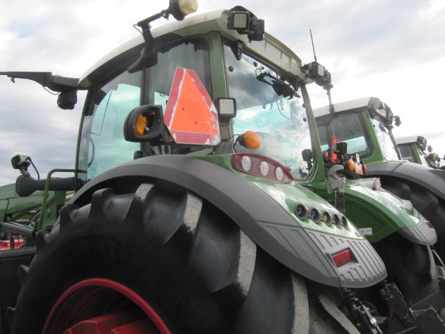 2017 Fendt 724S4 Tractor