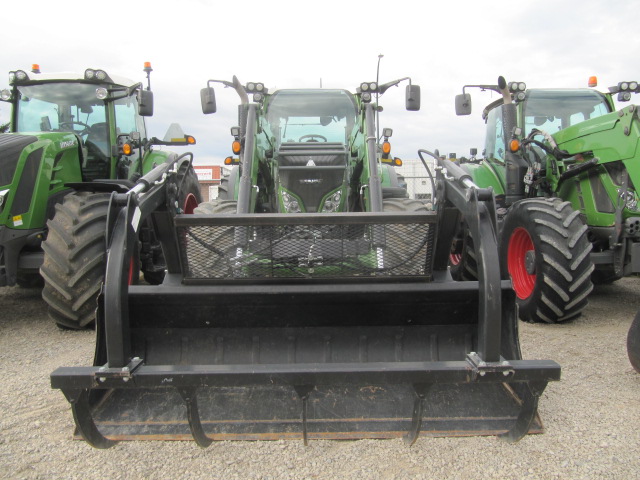 2017 Fendt 724S4 Tractor