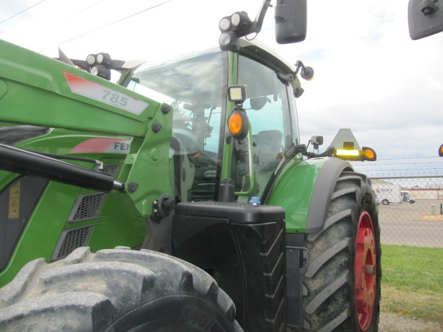 2017 Fendt 724S4 Tractor