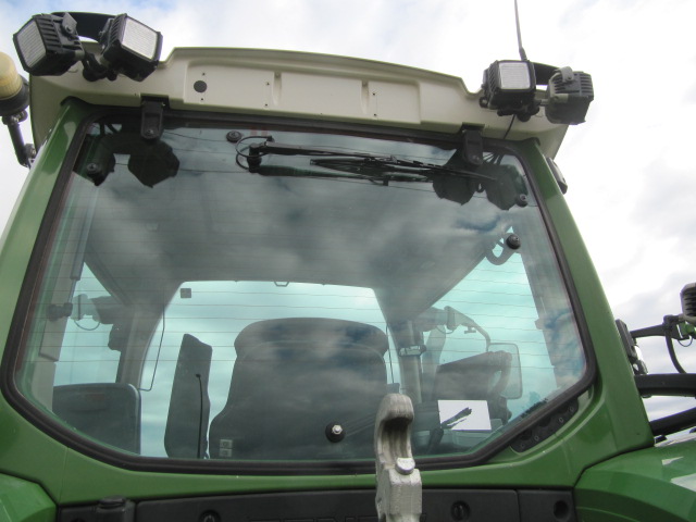 2017 Fendt 724S4 Tractor