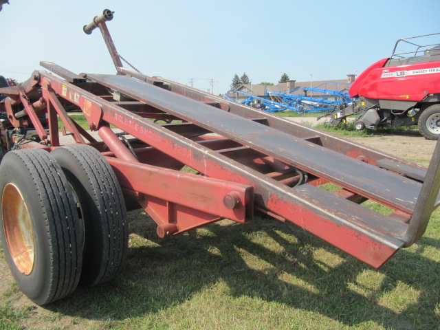 1997 Pro Ag Designs 12SR Bale Accumulator