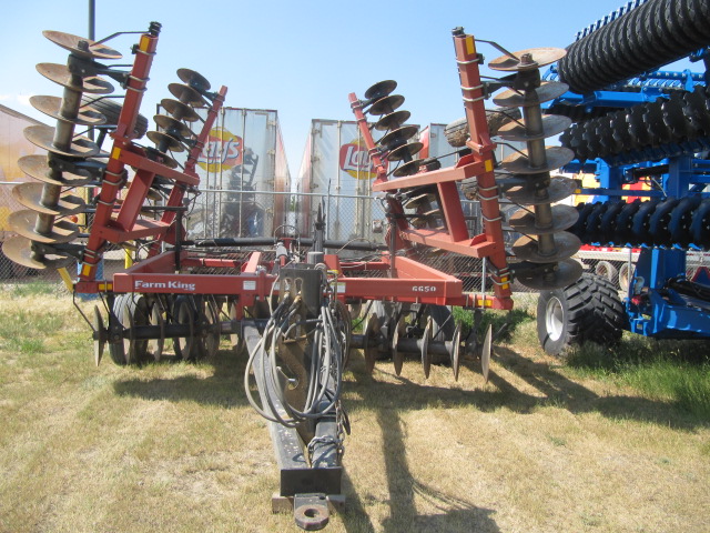 2013 Buhler Farm King 6650 Disk