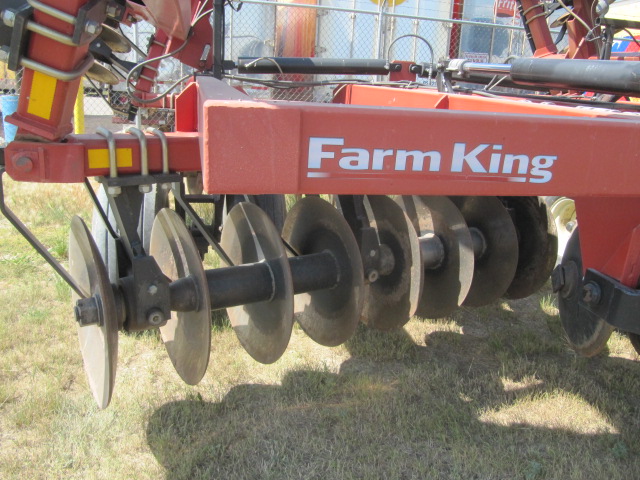 2013 Buhler Farm King 6650 Disk