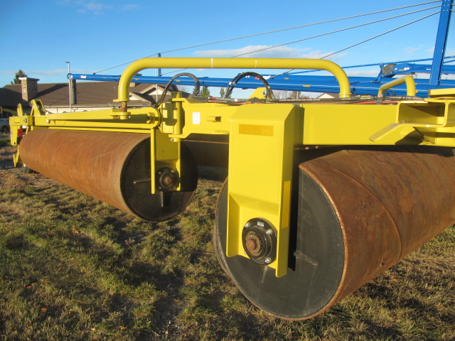 2022 Degelman LR8080 Land Roller