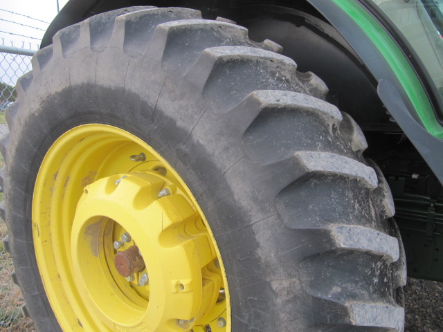 2015 John Deere 6175R Tractor