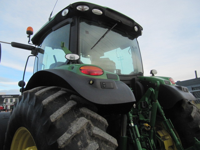 2015 John Deere 6175R Tractor