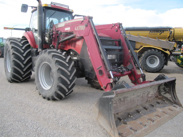 2010 Case IH Magnum 245 Tractor