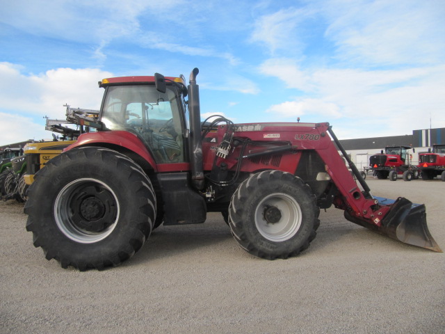 2010 Case IH Magnum 245 Tractor