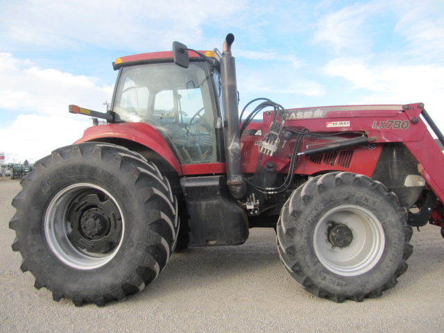 2010 Case IH Magnum 245 Tractor