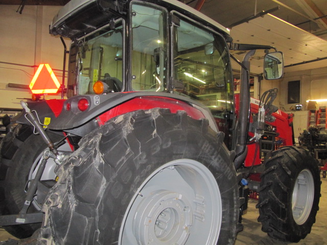 2018 Massey Ferguson 6713 Tractor