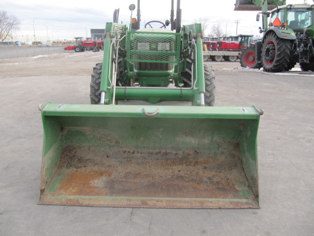 2014 John Deere 5075E Tractor