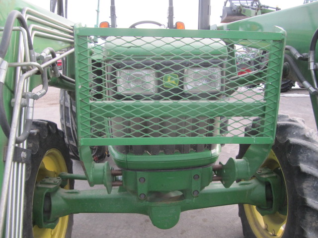 2014 John Deere 5075E Tractor