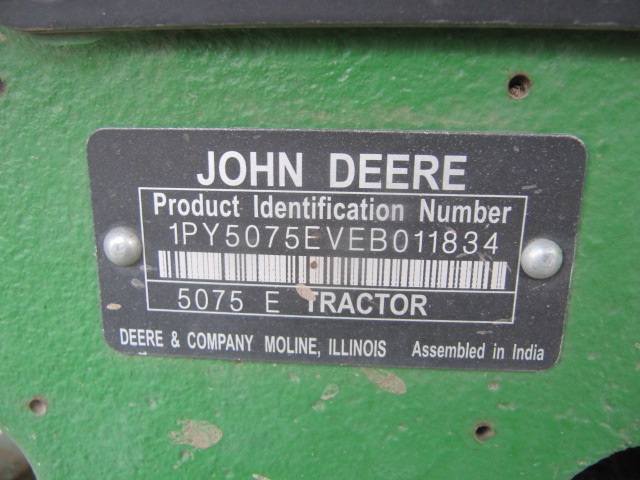 2014 John Deere 5075E Tractor