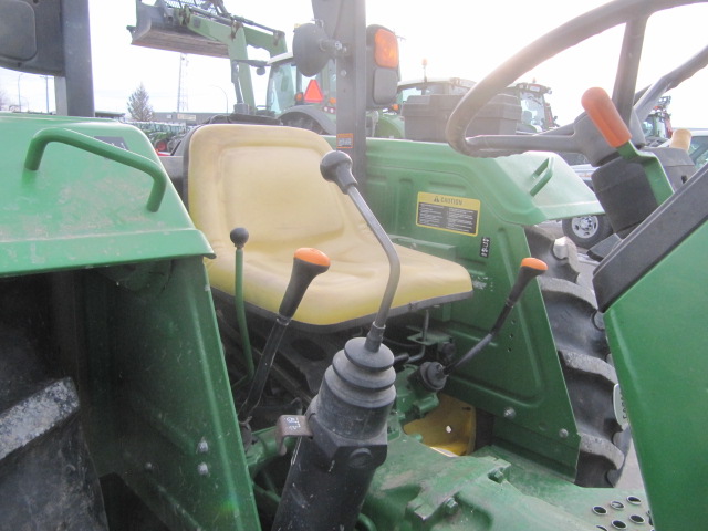 2014 John Deere 5075E Tractor