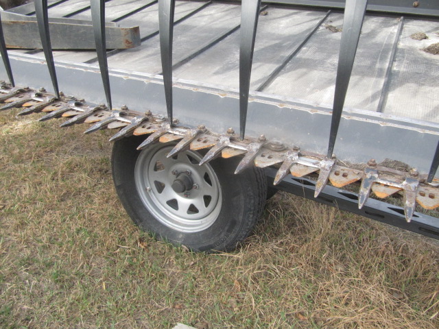 2022 Massey Ferguson 5400 Windrower Draper Header