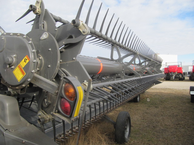 2022 Massey Ferguson 5400 Windrower Draper Header