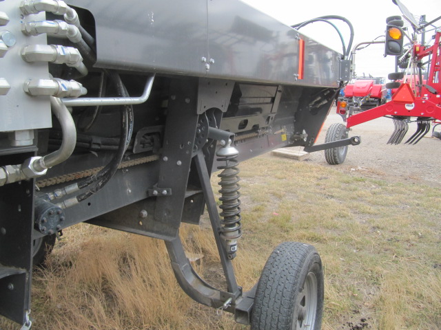 2022 Massey Ferguson 5400 Windrower Draper Header
