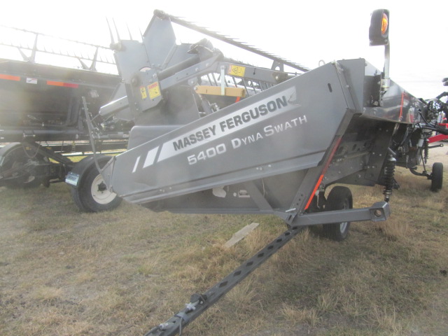 2022 Massey Ferguson 5400 Windrower Draper Header