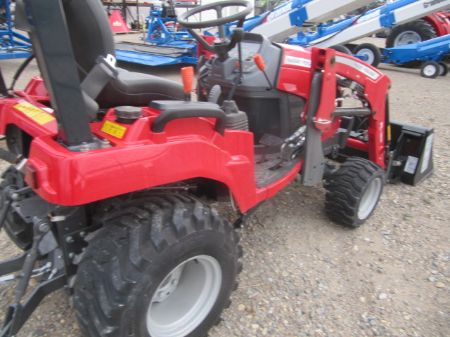 2023 Massey Ferguson GC1723E Tractor