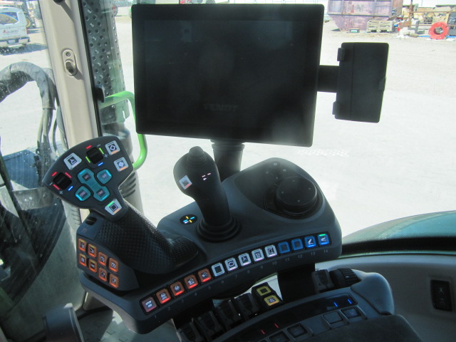 2023 Fendt 716 Gen6 Tractor