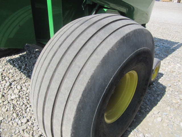 2020 John Deere 560M Baler/Round