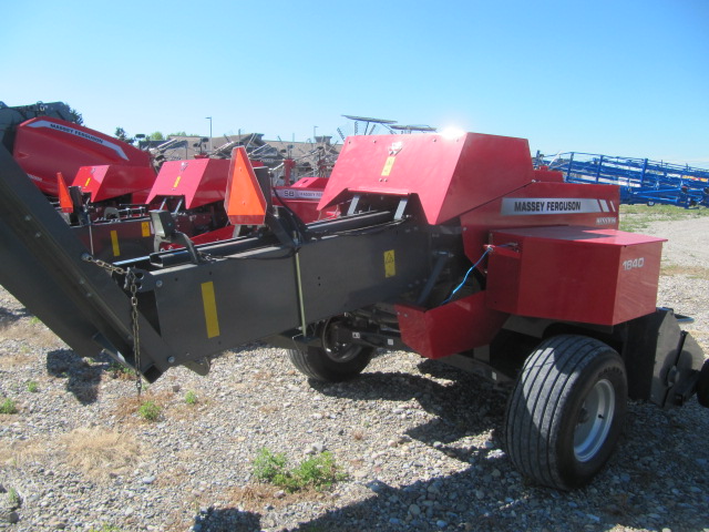 2022 Massey Ferguson 1840 Baler/Square