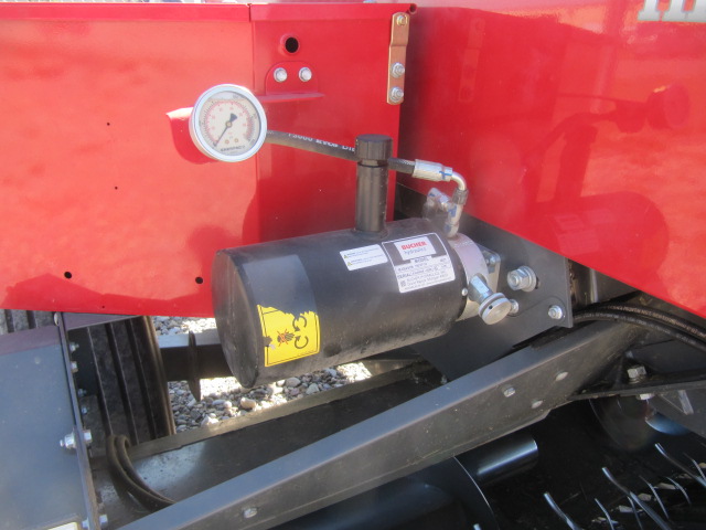 2022 Massey Ferguson 1840 Baler/Square