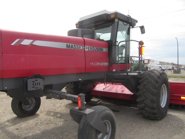 2011 Massey Ferguson 9635 Windrower