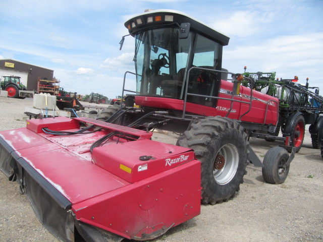 2011 Massey Ferguson 9635 Windrower