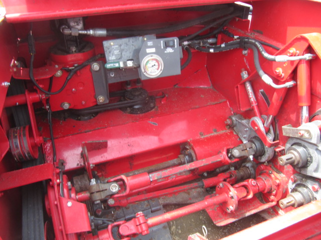 2011 Massey Ferguson 9635 Windrower