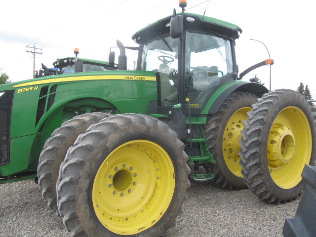 2014 John Deere 8295R Tractor
