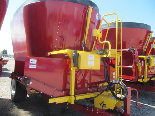 2023 Supreme SEG7T Vertical Feed Mixer