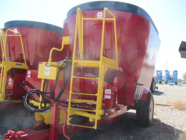 2023 Supreme SEG7T Vertical Feed Mixer