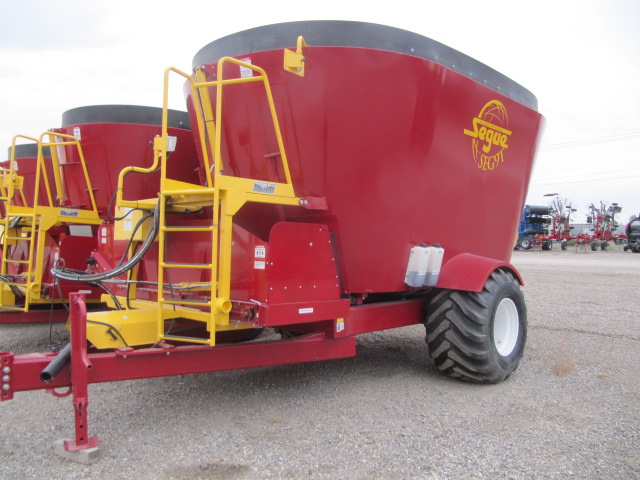 2023 Supreme Segue 9T Vertical Feed Mixer
