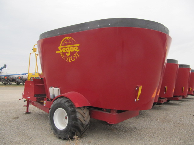2023 Supreme Segue 9T Vertical Feed Mixer