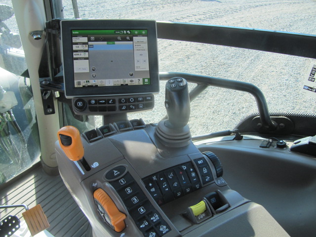 2022 John Deere 6250R Tractor