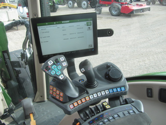 2022 Fendt 716 Gen6 Tractor