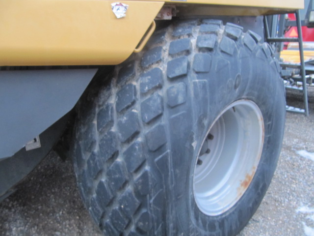 2009 Challenger LB44B Baler/Square