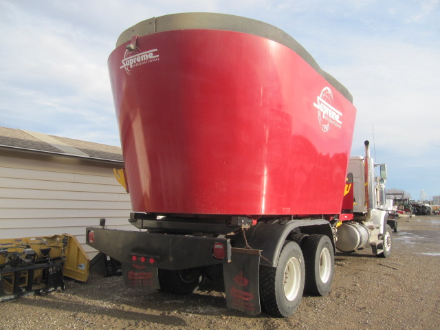 2022 Supreme 1250TTM GEN3 Vertical Feed Mixer