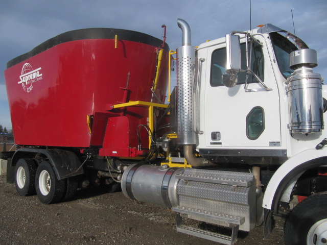 2022 Supreme 1250TTM GEN3 Vertical Feed Mixer