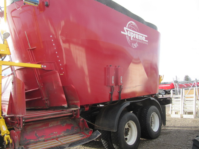 2022 Supreme 1250TTM GEN3 Vertical Feed Mixer