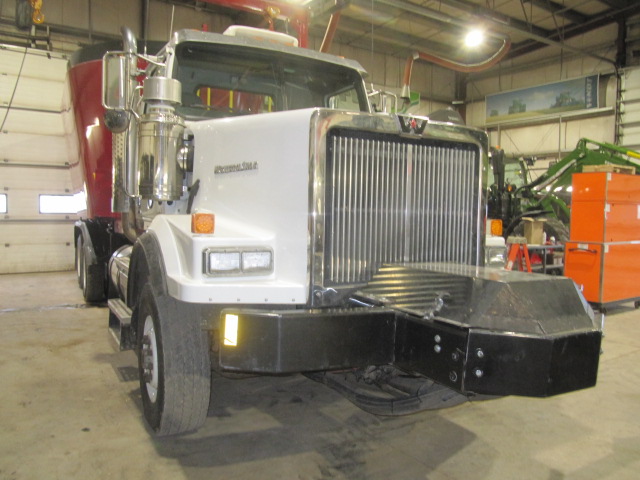 2022 Supreme 1250TTM GEN3 Vertical Feed Mixer