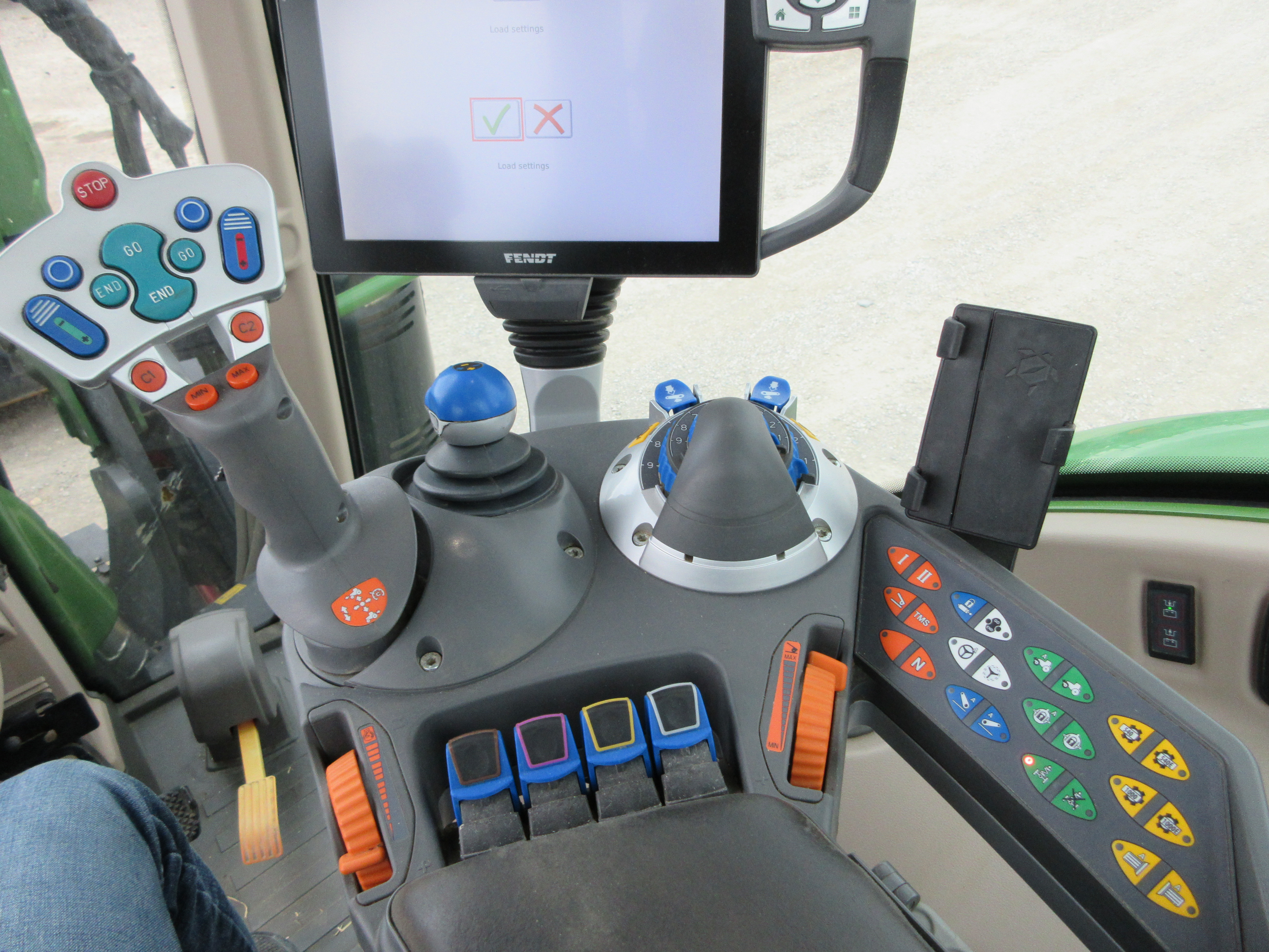 2021 Fendt 724S4 Tractor