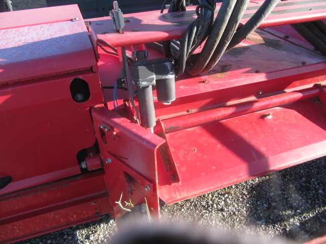 2012 Massey Ferguson 9196 Windrower Disc Header