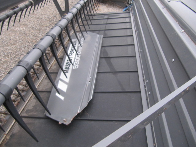 2015 Massey Ferguson 5300-30 Windrower Draper Header