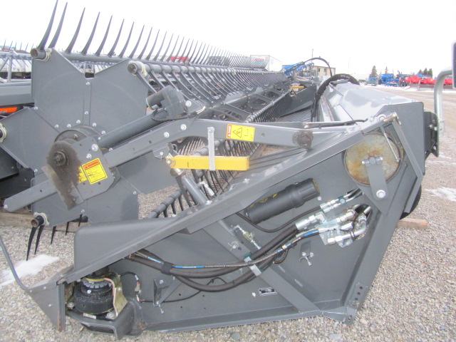 2015 Massey Ferguson 5300-30 Windrower Draper Header